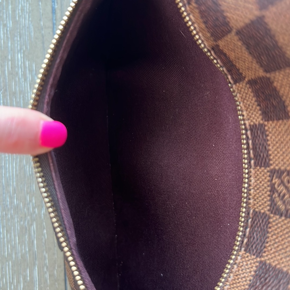 Louis Vuitton Damier Ebene Iena MM - Picture 11 of 17